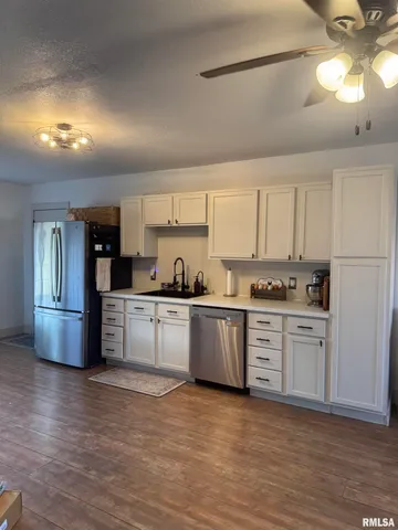 $325,000 | 16379 Sand Road, Fulton, IL 61252