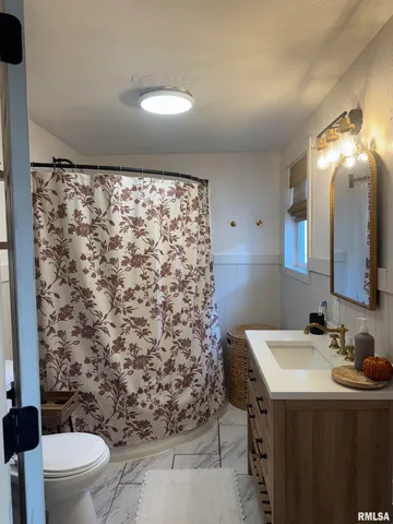 $325,000 | 16379 Sand Road, Fulton, IL 61252