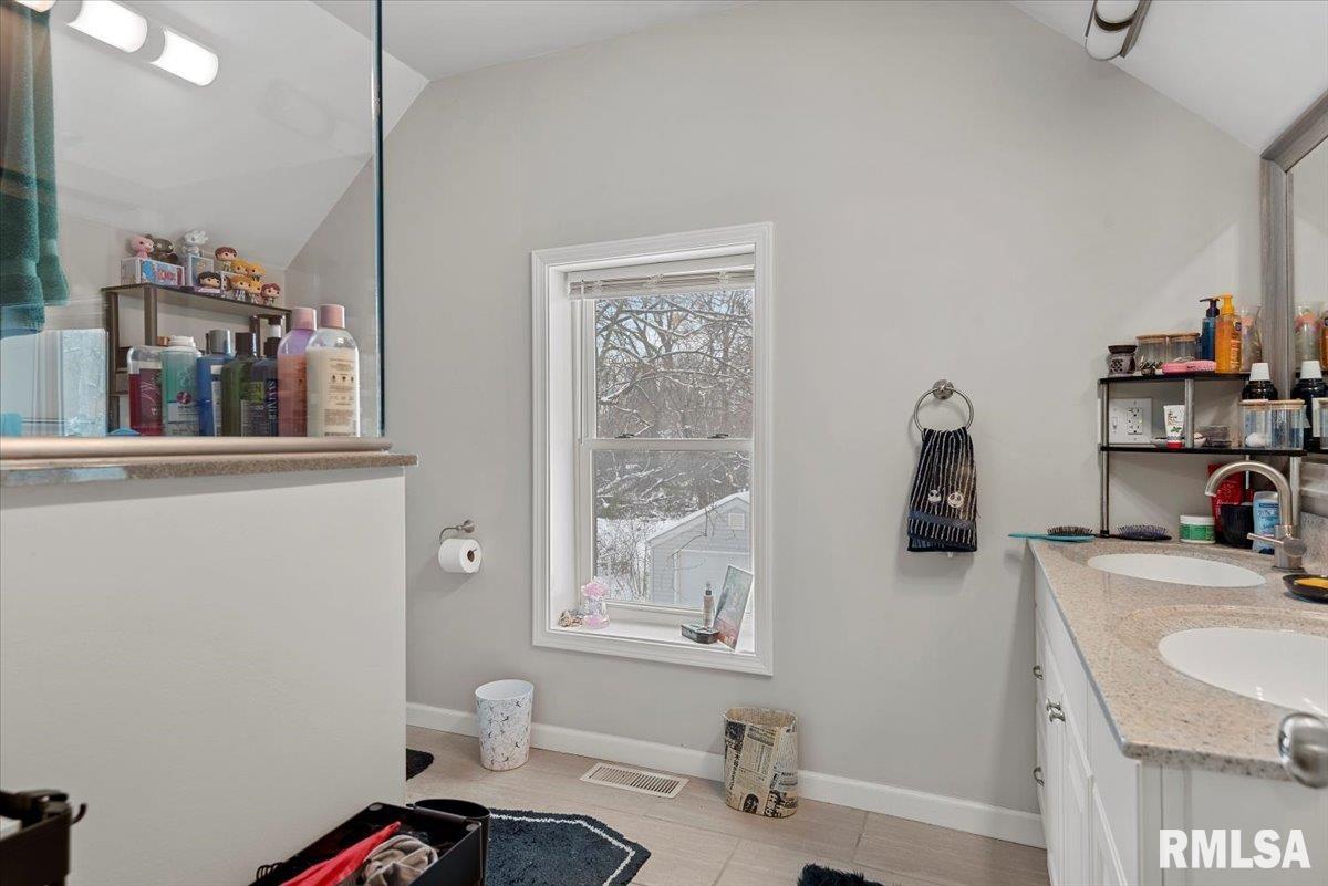 908 North Walnut Street Springfield, IL 62702 - Photo 19 of 29