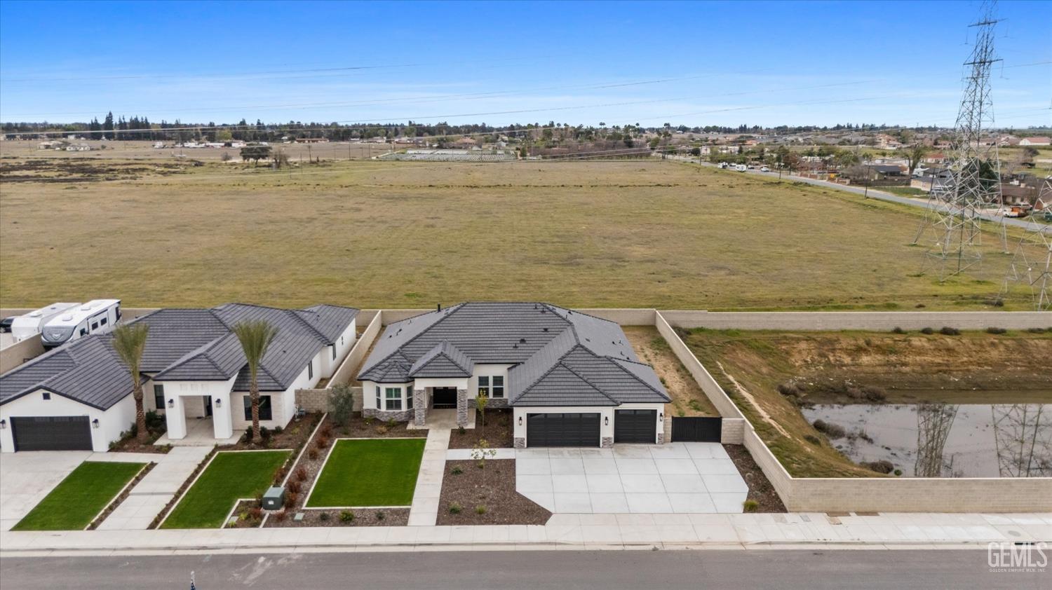 Undisclosed Address Bakersfield, CA 93314 - Photo 6 of 35 Gallery Image 6
