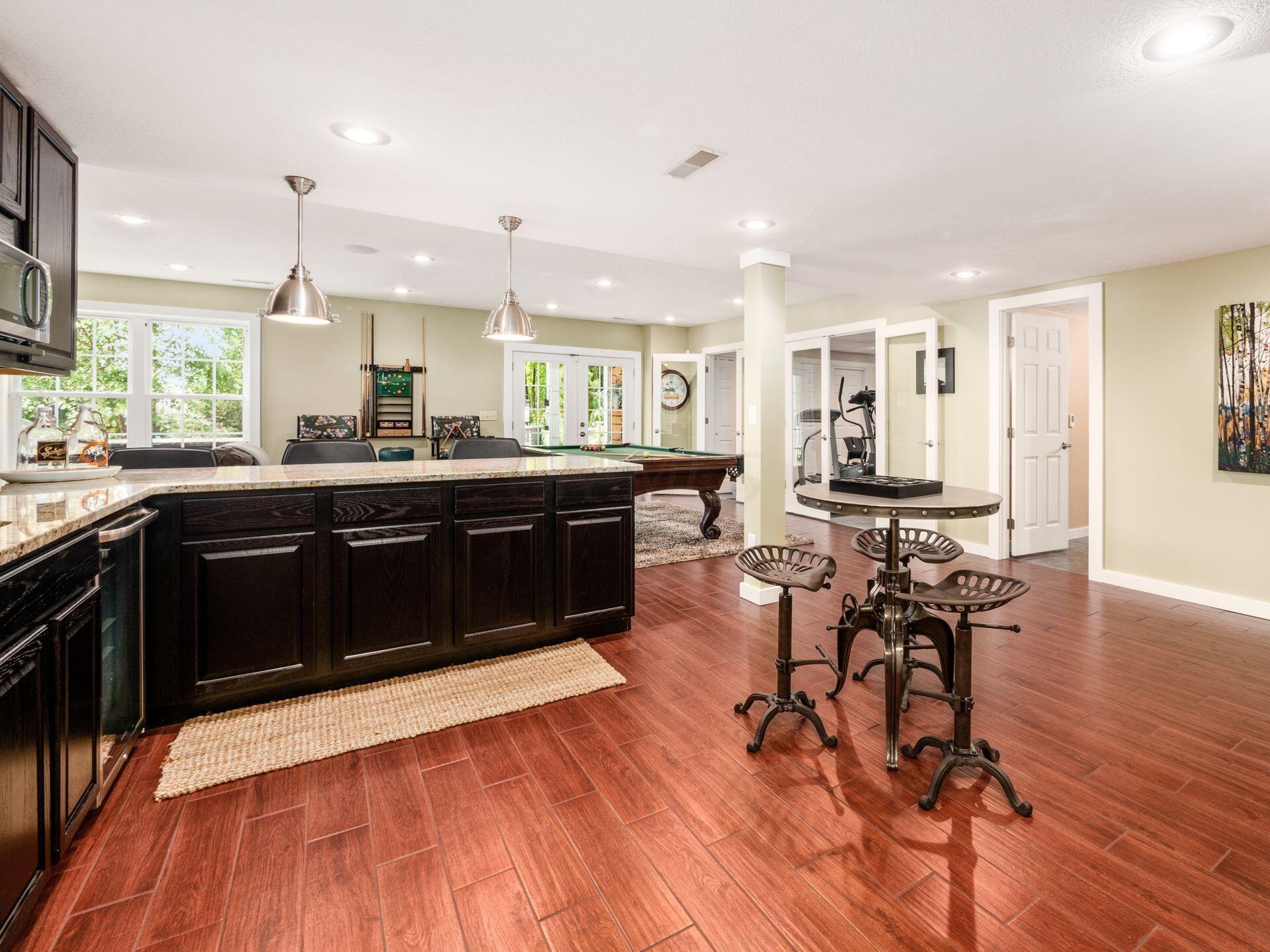 154 Quailrun Road Thornville, OH 43076 - Photo 44 of 89 LL kitchenette and bar