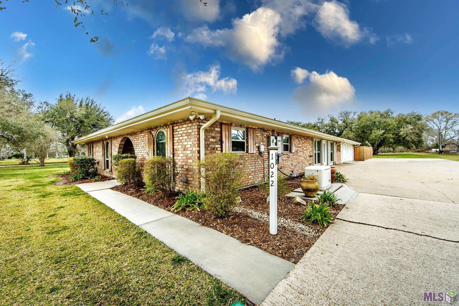 1022 Bayou Blue Bypass Road Thibodaux, LA 70301 - Photo 1 of 10