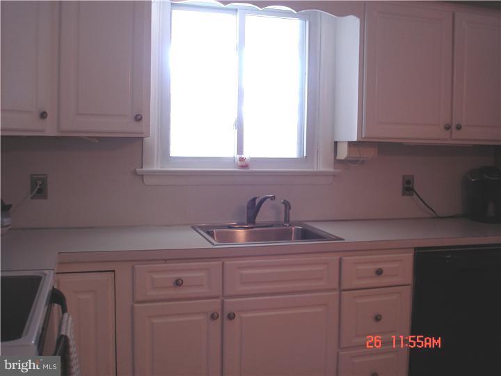 50 Starling Road Southampton, PA 18966 - Photo 9 of 25 Kitchen