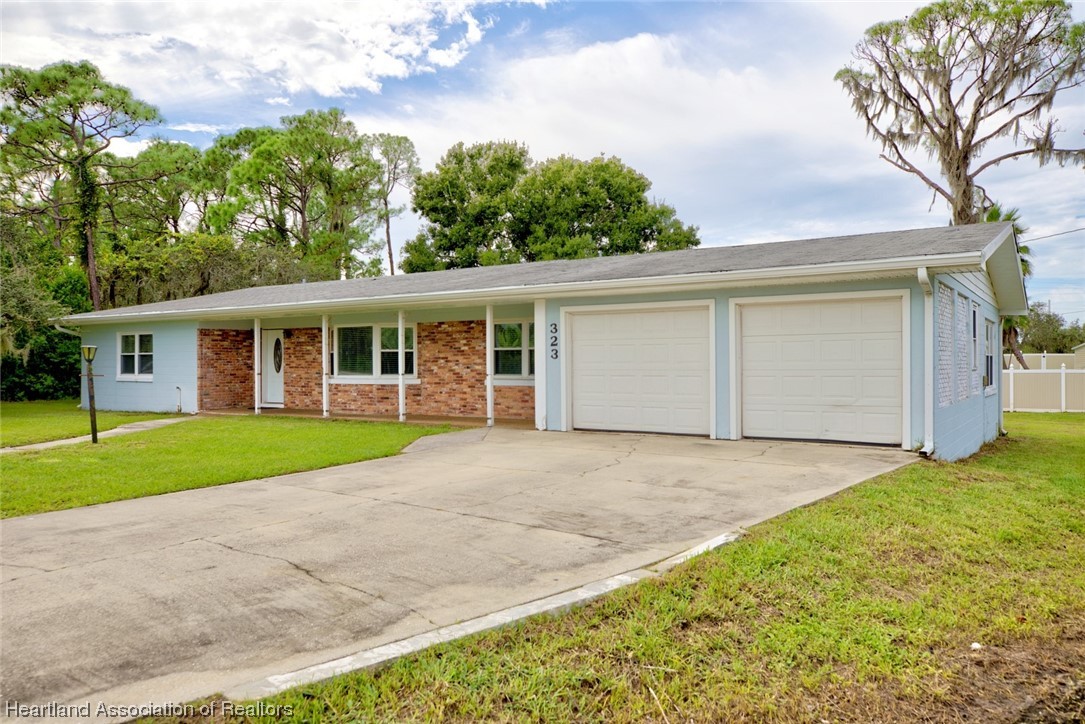 323 Brighton Road Sebring, FL 33870 - Photo 3 of 43 Gallery Image 3