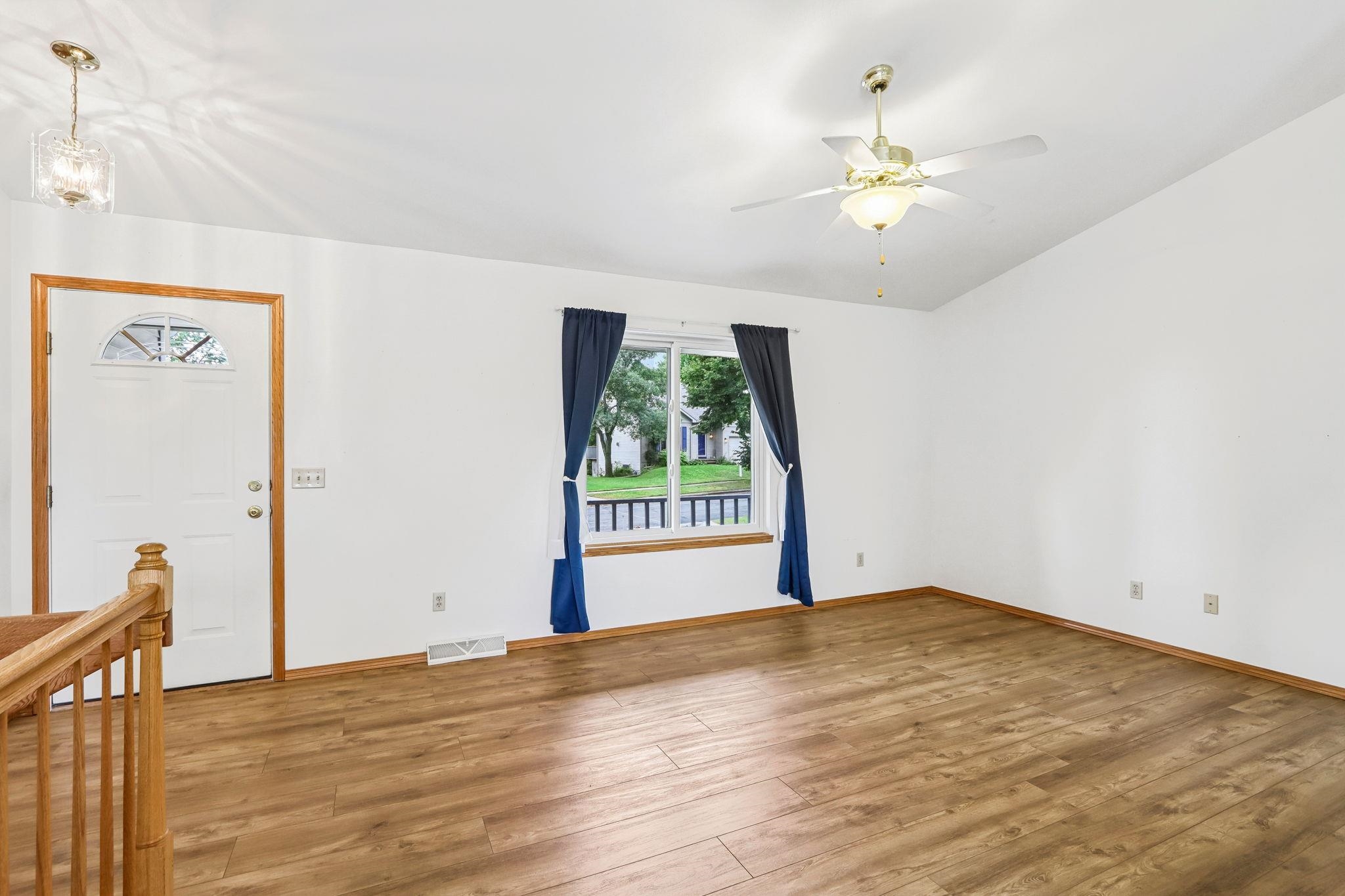 941 Vista Ridge Drive Mount Horeb, WI 53572 - Photo 4 of 44 Gallery Image 4