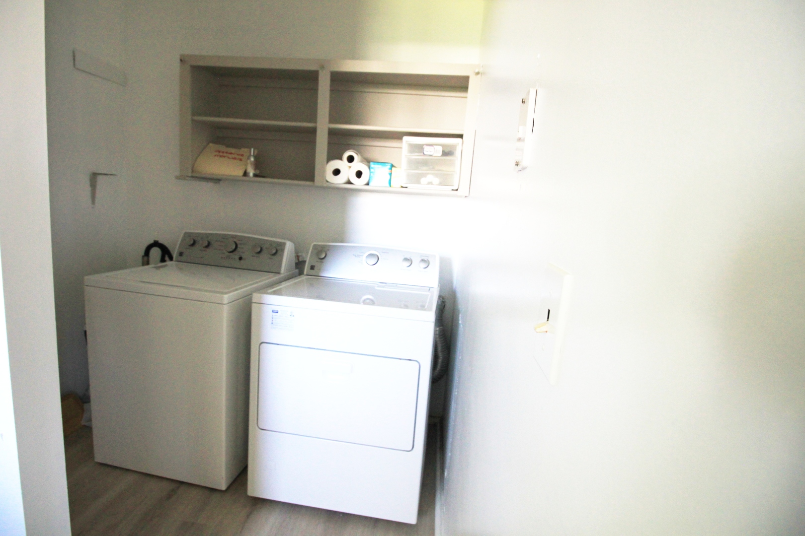 1370 Hassell Road Hoffman Estates, IL 60169 - Photo 14 of 17 a utility room with dryer and washer