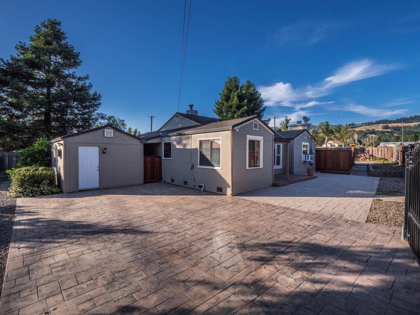 7 Hughes Road Watsonville, CA 95076 - Photo 5 of 52 a view of a house with a patio