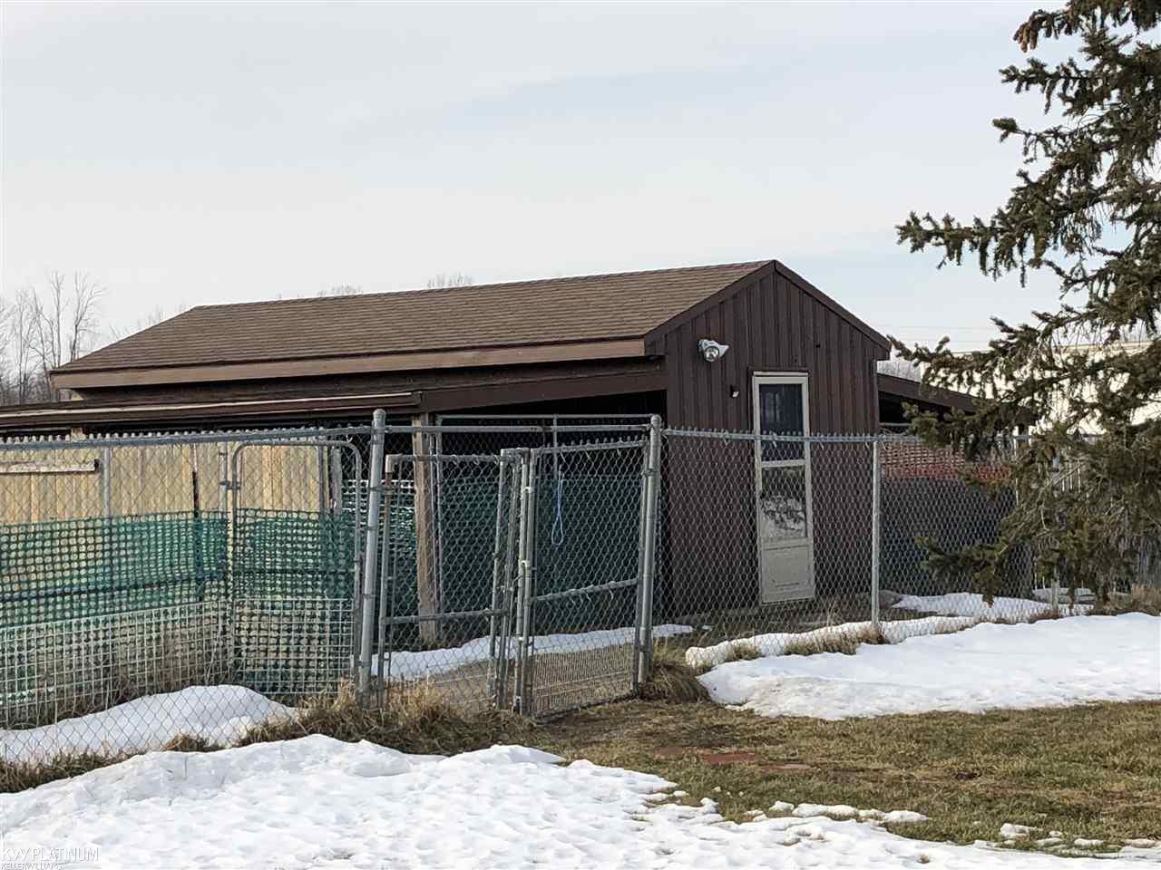 5586 McIntyre Road North Street, MI 48049 - Photo 19 of 27 Dog Kennel