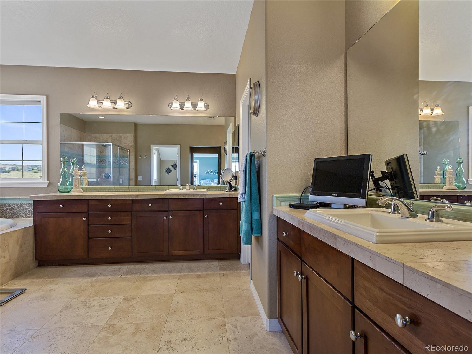 10718 Pinewalk Way Highlands Ranch, CO 80130 - Photo 18 of 34 Gallery Image 18
