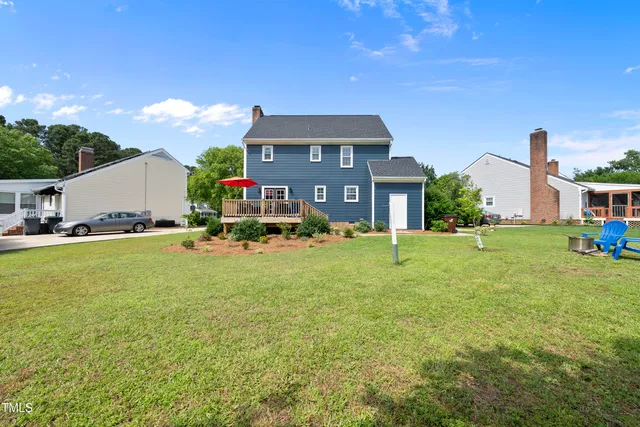 a view of deck with patio and outdoor seating