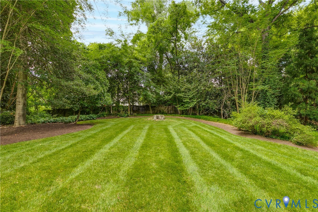 220 Ampthill Road Richmond, VA 23226 - Photo 55 of 59 Large flat green area