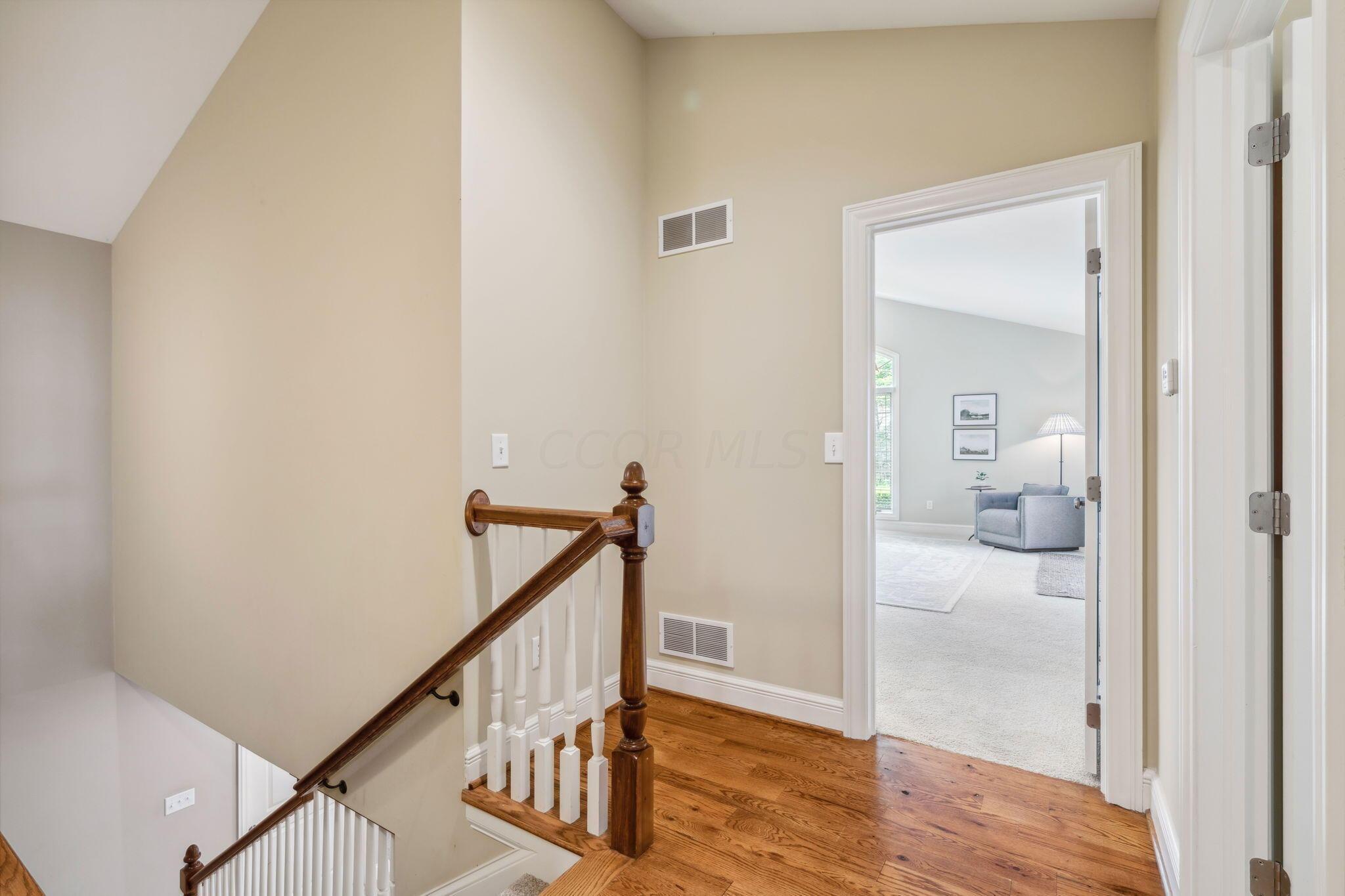 2481 Farleigh Road Columbus, OH 43221 - Photo 47 of 84 Hallway