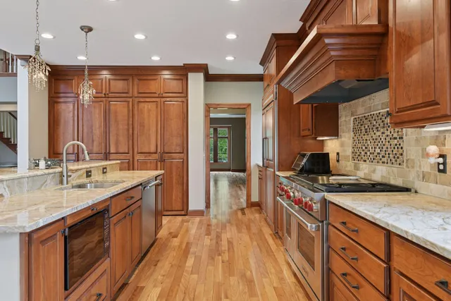 $1,850,000 | 17558 George Moran Drive, Eden Prairie, MN 55347