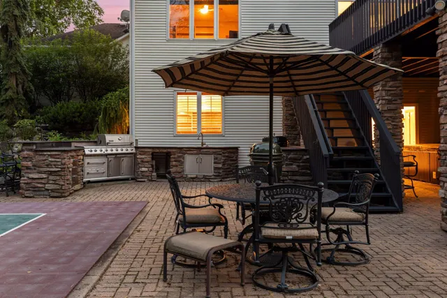 $1,850,000 | 17558 George Moran Drive, Eden Prairie, MN 55347