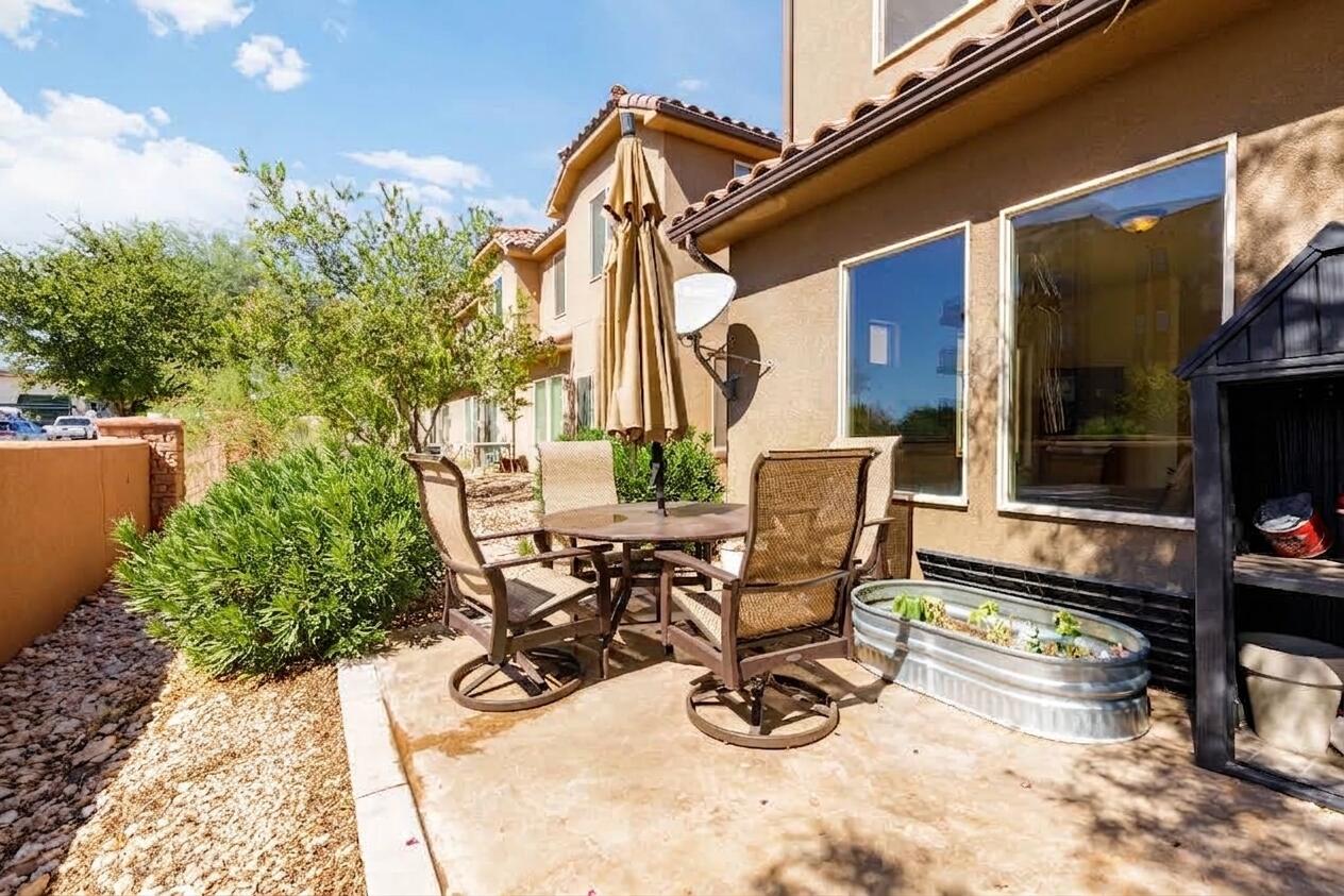 325 North Red Stone Road, Unit 92 Washington, UT 84780 - Photo 21 of 27 Back Patio