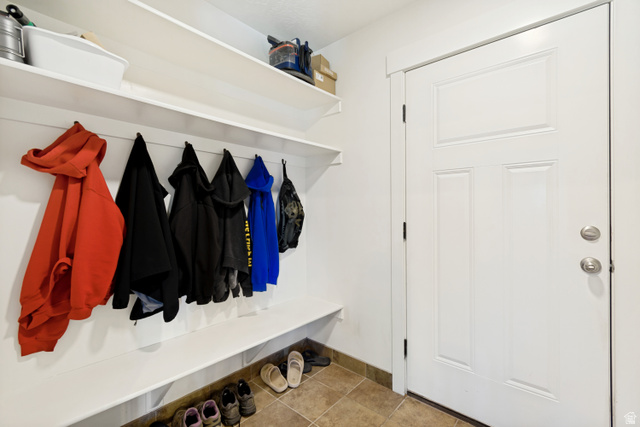 65 North 450 West Springville, UT 84663 - Photo 29 of 32 Mud room/Laundry