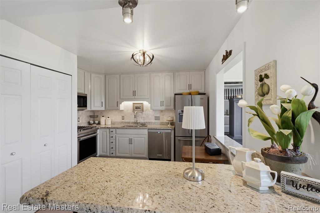 1700 River Road, Unit 8 Marysville, MI 48040 - Photo 14 of 31