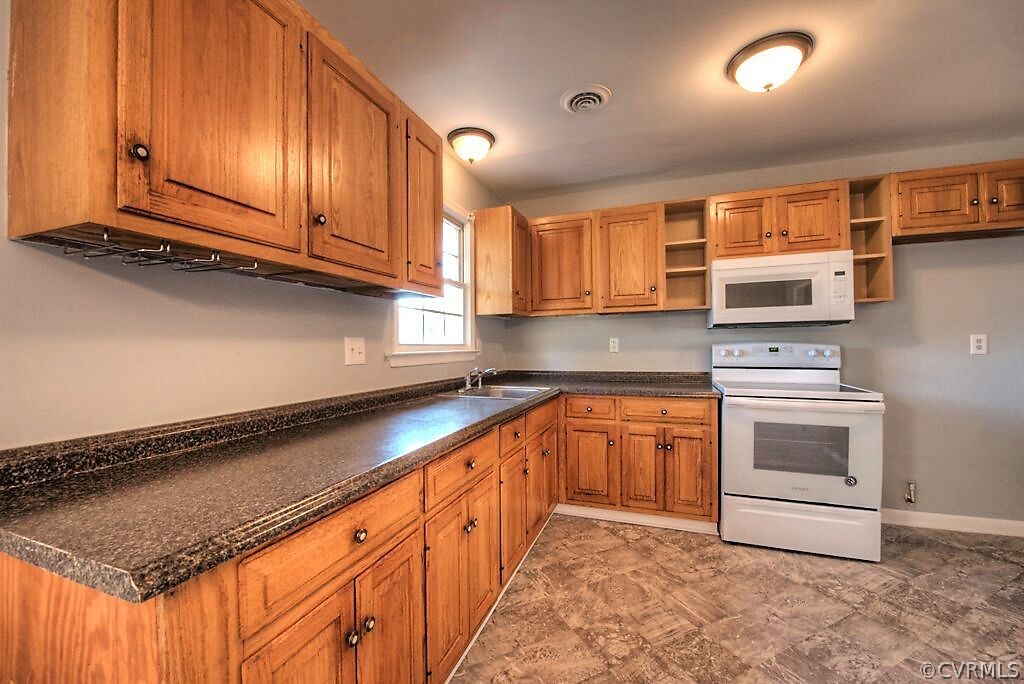 11009 Walton Lake Road Disputanta, VA 23842 - Photo 12 of 26 Gallery Image 12
