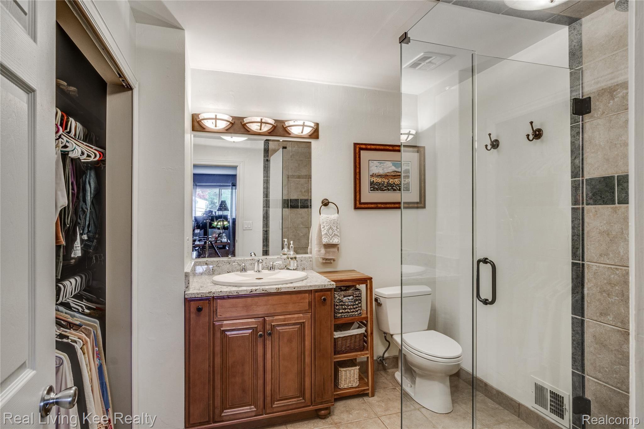 126 Manor Way Rochester, MI 48309 - Photo 28 of 34 24.jpg