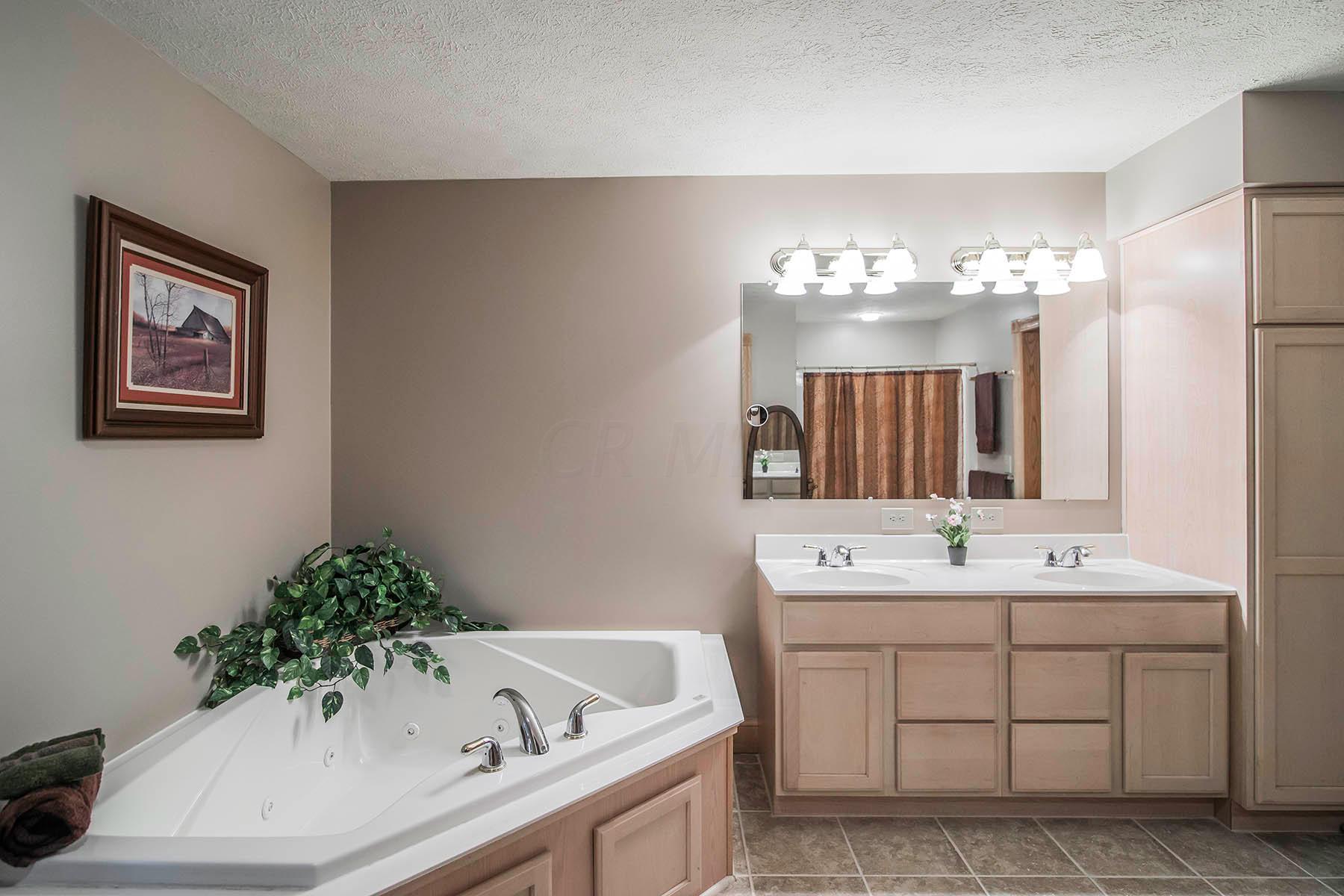 7891 Kilbourne Road Sunbury, OH 43074 - Photo 11 of 32 Gallery Image 11