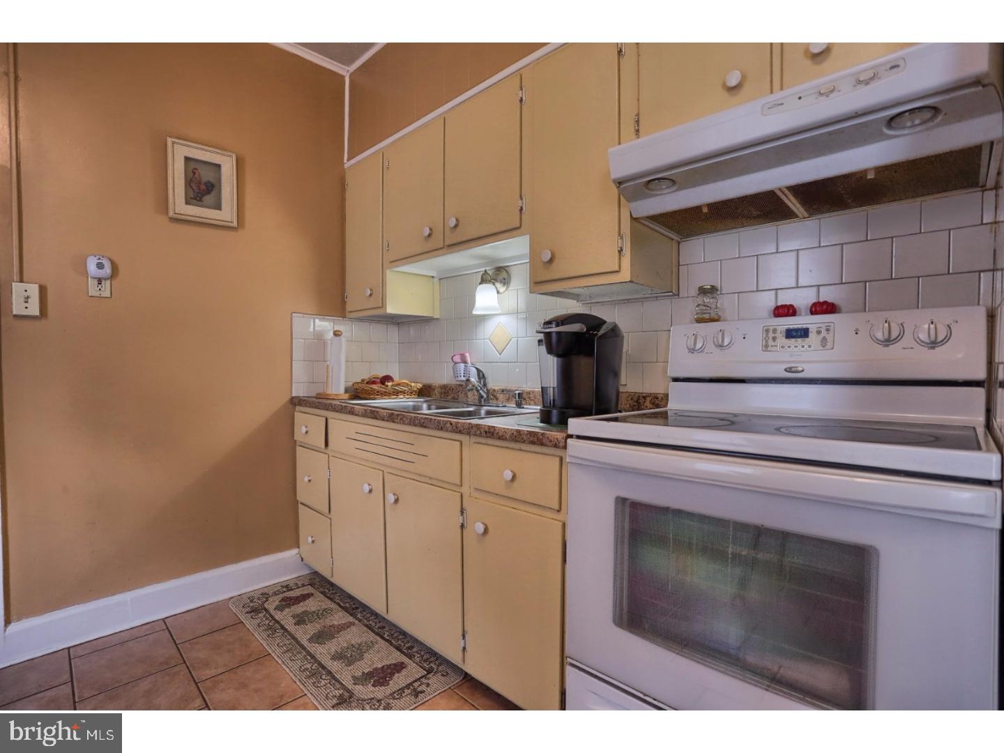 527 Perry Street Reading, PA 19601 - Photo 6 of 24 Gallery Image 6