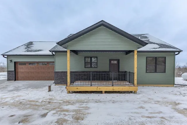 $449,000 | 7248 S Bluff, De Soto, WI 54624