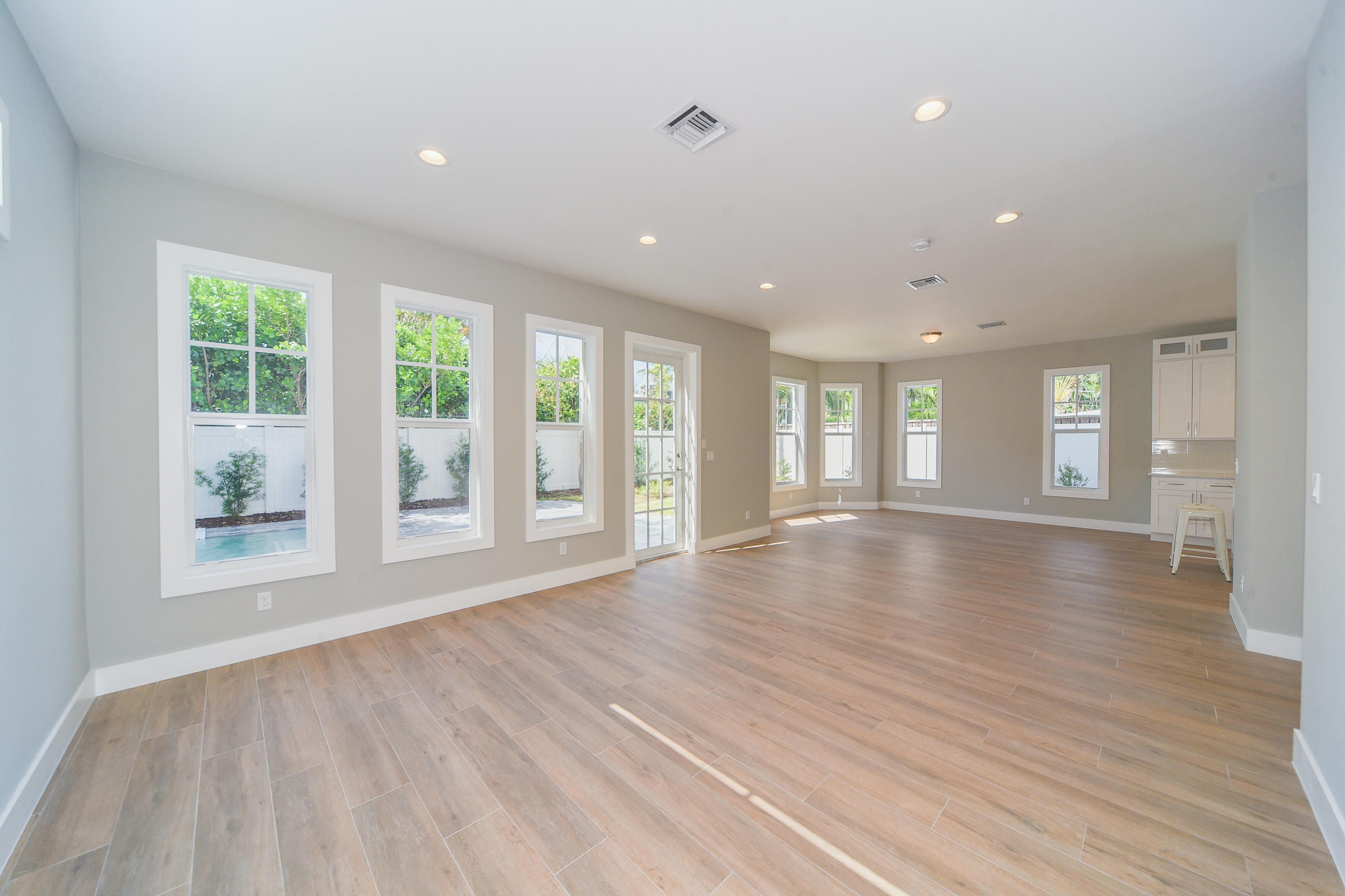 120 Bunker Ranch Road West Palm Beach, FL 33405 - Photo 9 of 20 LARGE-24