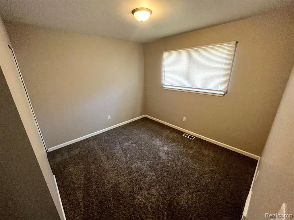 8183 Helen Street Center Line, MI 48015 - Photo 9 of 26 Gallery Image 9