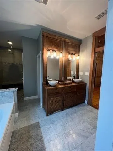 $2,300 | 303 East 20th Avenue, Covington, LA 70433