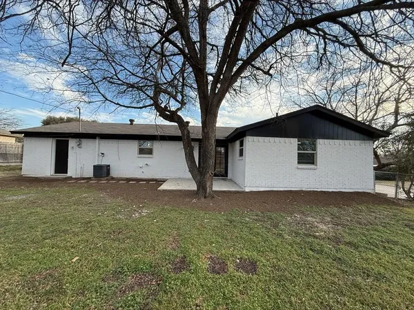 $1,995 | 6101 Melody Lane, Watauga, TX 76148