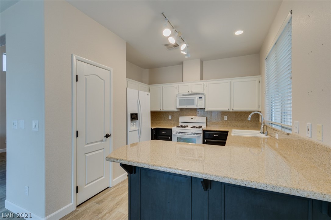 2183 Polynesia Circle Henderson, NV 89074 - Photo 27 of 50