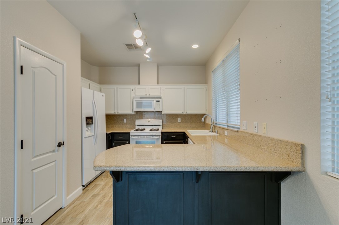 2183 Polynesia Circle Henderson, NV 89074 - Photo 28 of 50