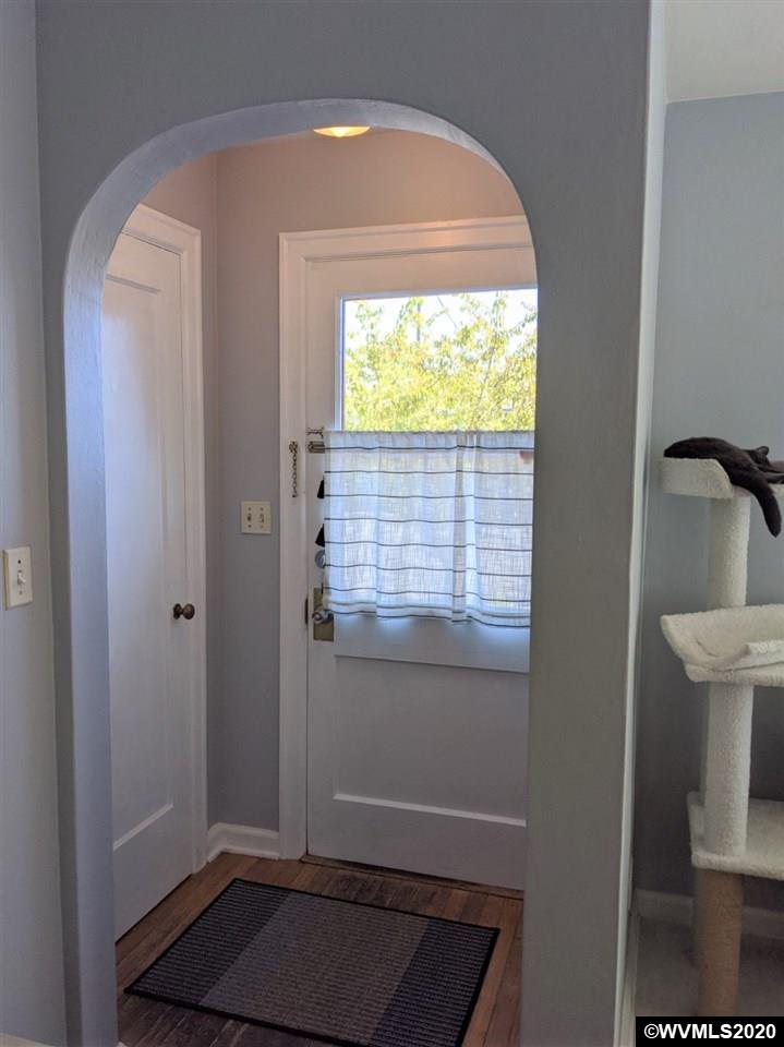 1230 Southwest Ferry Street Albany, OR 97321 - Photo 3 of 25 Gallery Image 3
