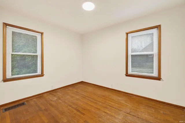 $1,900 | 201 West Church Lane, Bloomington, IN 47403