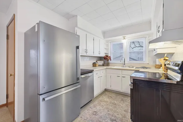 $1,900 | 201 West Church Lane, Bloomington, IN 47403