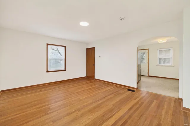 $1,900 | 201 West Church Lane, Bloomington, IN 47403