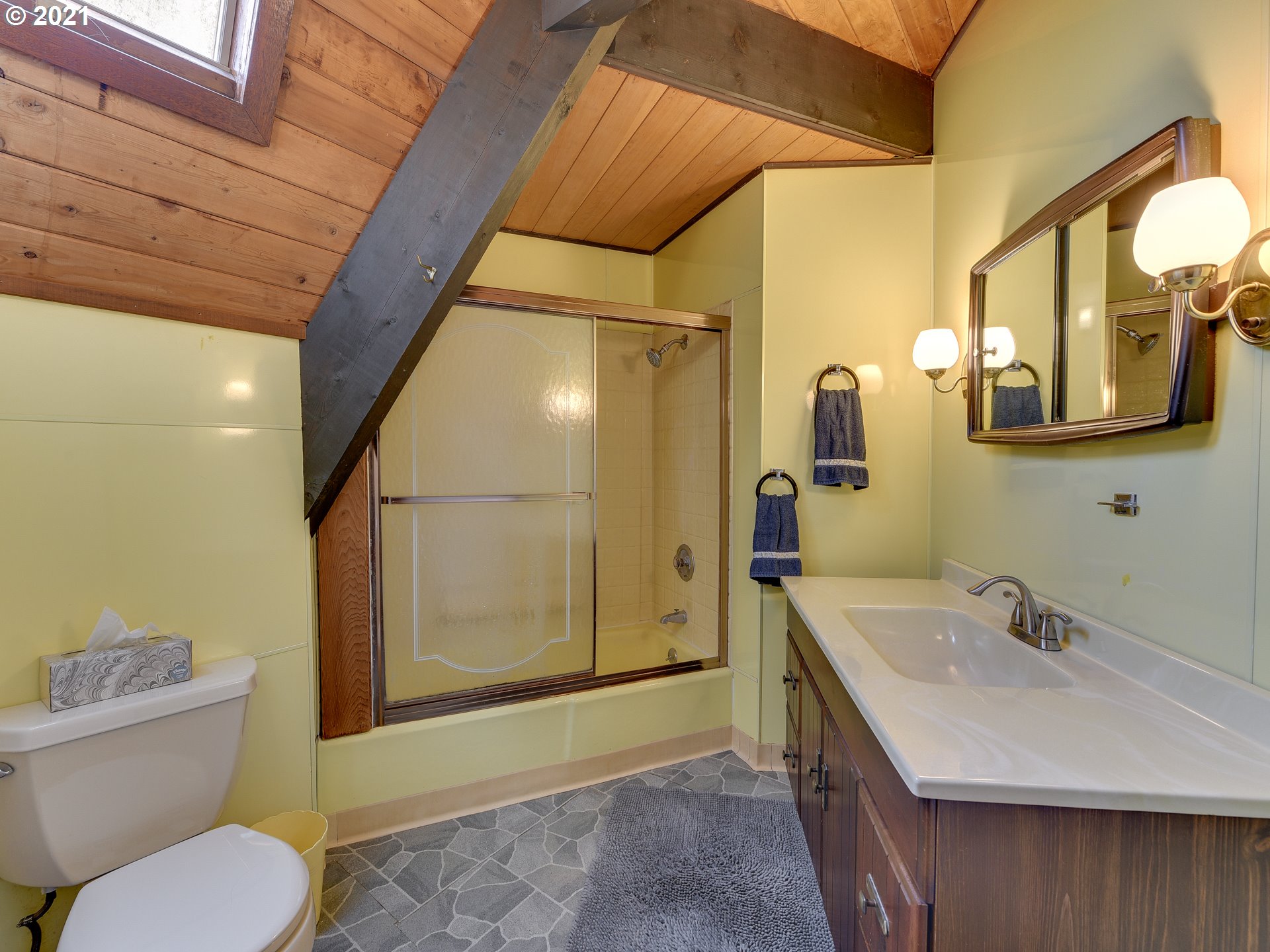 24125 Southeast Howlett Road Eagle Creek, OR 97022 - Photo 16 of 32 Gallery Image 16