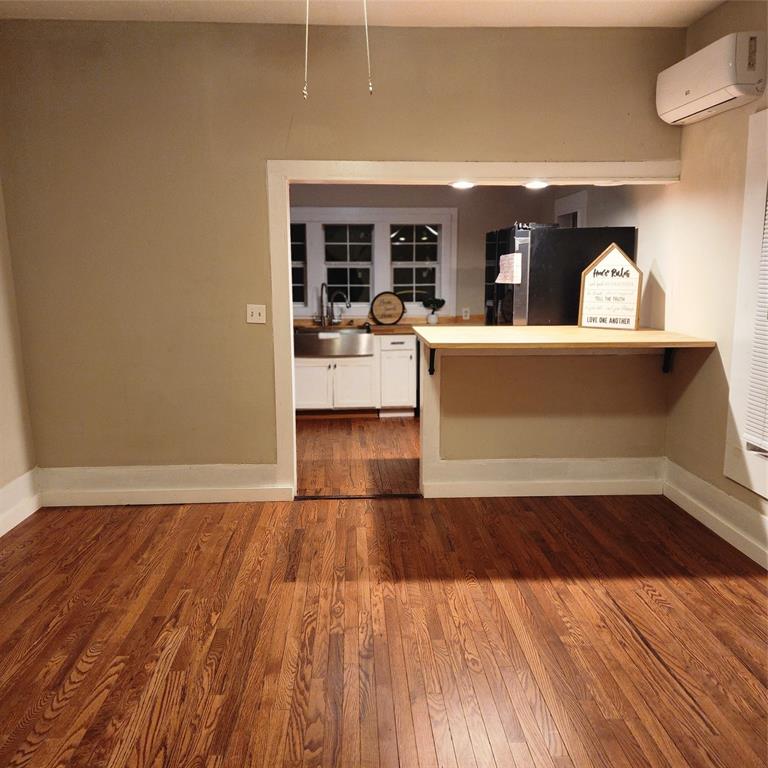 827 East Carroll Street Coushatta, LA 71019 - Photo 4 of 10 a view of living room with furniture and natural light