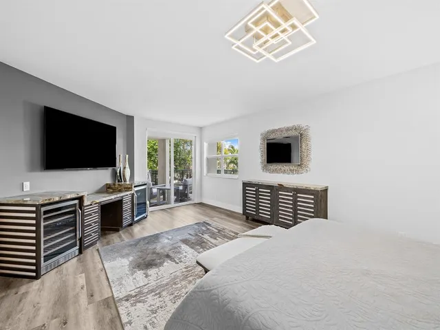 $12,000 | 1050 Seminole Drive, Unit 2A, Fort Lauderdale, FL 33304