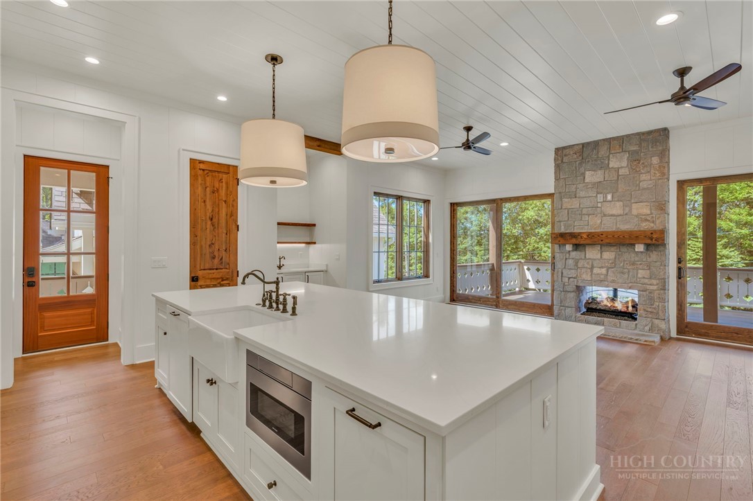 253 Old Boone Road Blowing Rock, NC 28605 - Photo 7 of 44