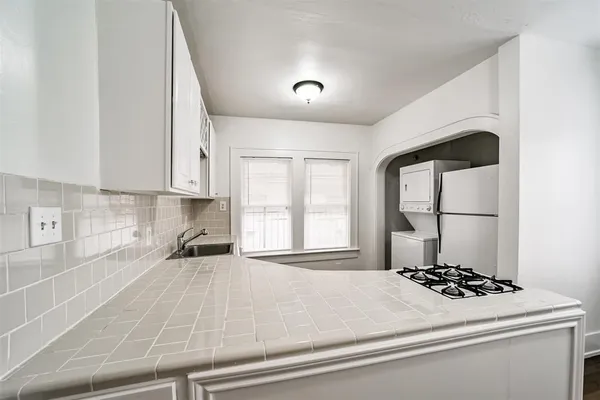 $1,595 | 2235 Welch Street, Houston, TX 77019