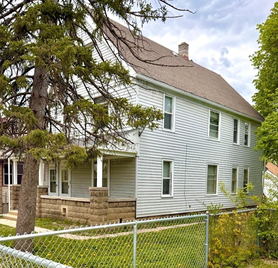 4768 North 30th Street, Unit 4770 Milwaukee, WI 53209 - Photo 22 of 24 30th St (4768-4770 N) Front II
