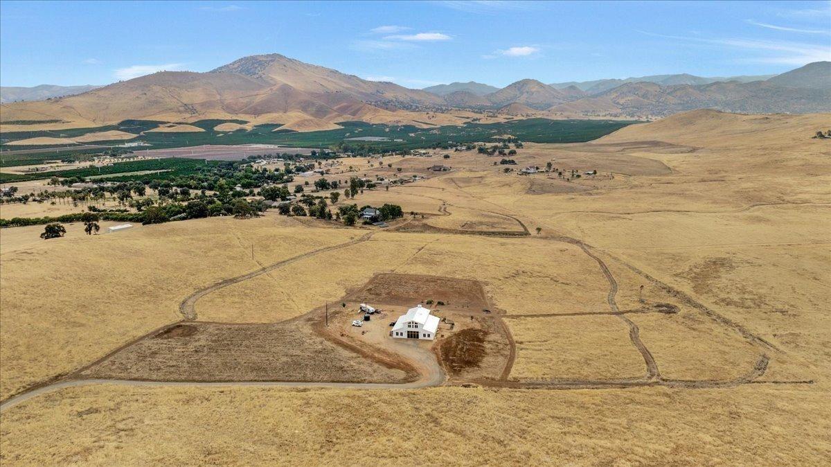 22654 Cobblestone Lane Sanger, CA 93657 - Photo 12 of 64 a view of a city
