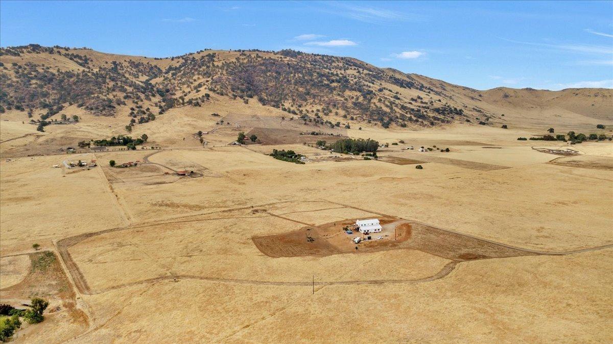 22654 Cobblestone Lane Sanger, CA 93657 - Photo 14 of 64 a view of an ocean beach