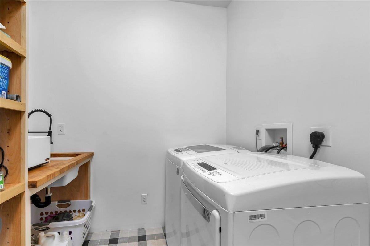 22654 Cobblestone Lane Sanger, CA 93657 - Photo 28 of 64 a close view of sink and tap