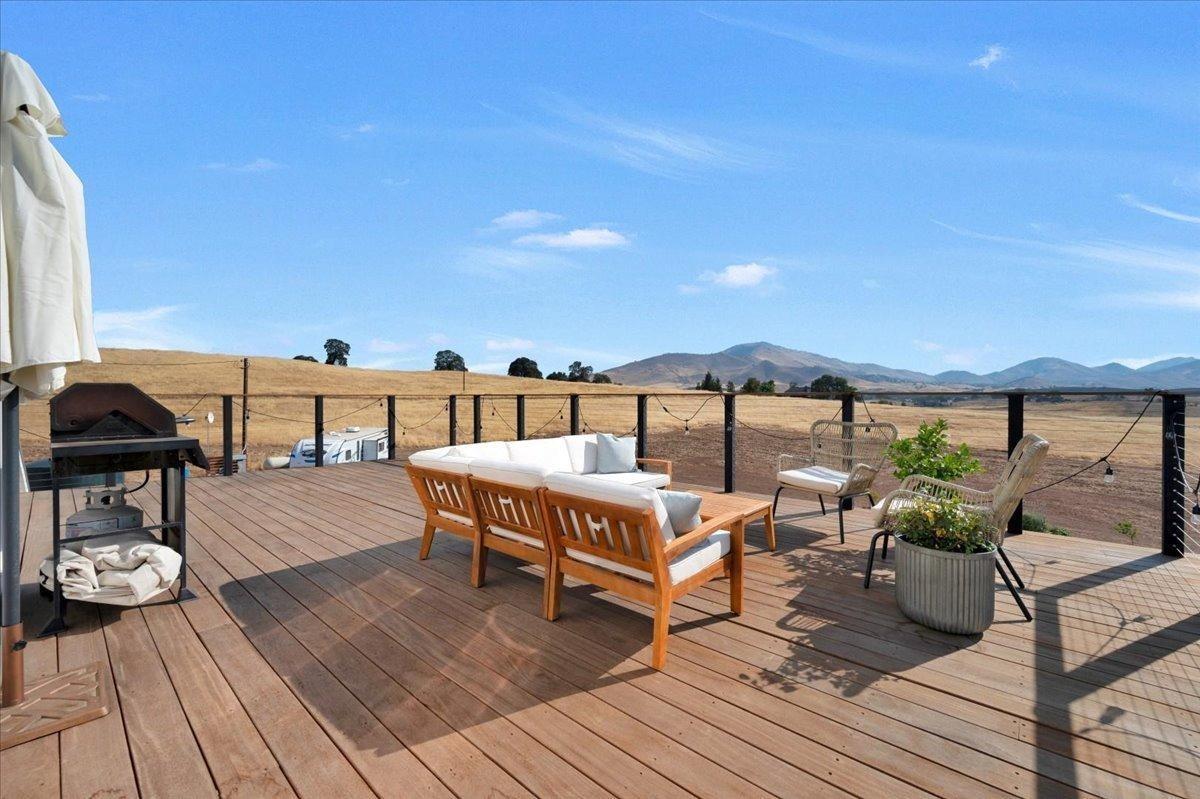 22654 Cobblestone Lane Sanger, CA 93657 - Photo 41 of 64 a view of a terrace with seating space