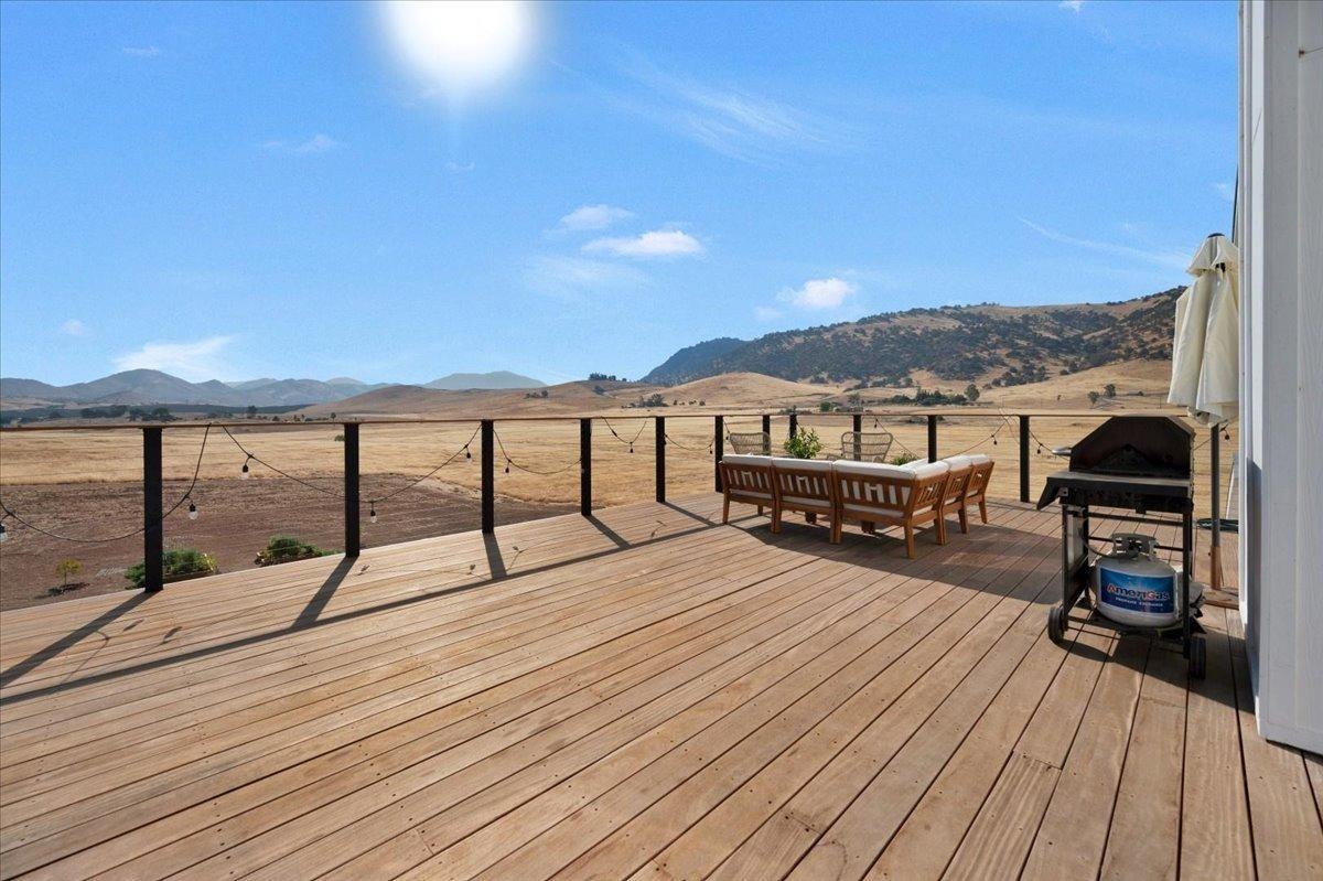 22654 Cobblestone Lane Sanger, CA 93657 - Photo 44 of 64 a view of a terrace with seating space