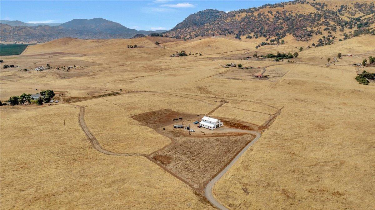 22654 Cobblestone Lane Sanger, CA 93657 - Photo 10 of 64