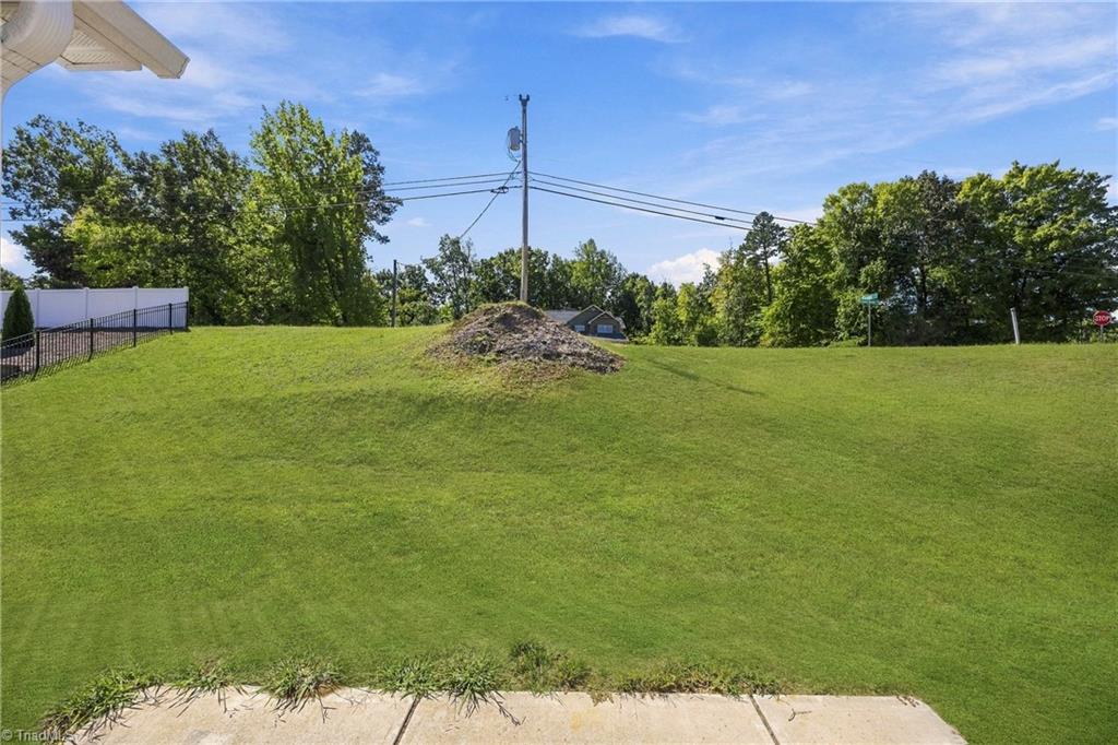 2929 Fernley Court High Point, NC 27262 - Photo 44 of 47 Gallery Image 44