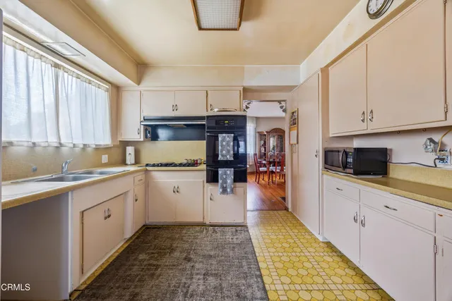 $935,000 | 1318 East Garfield Avenue, Glendale, CA 91205